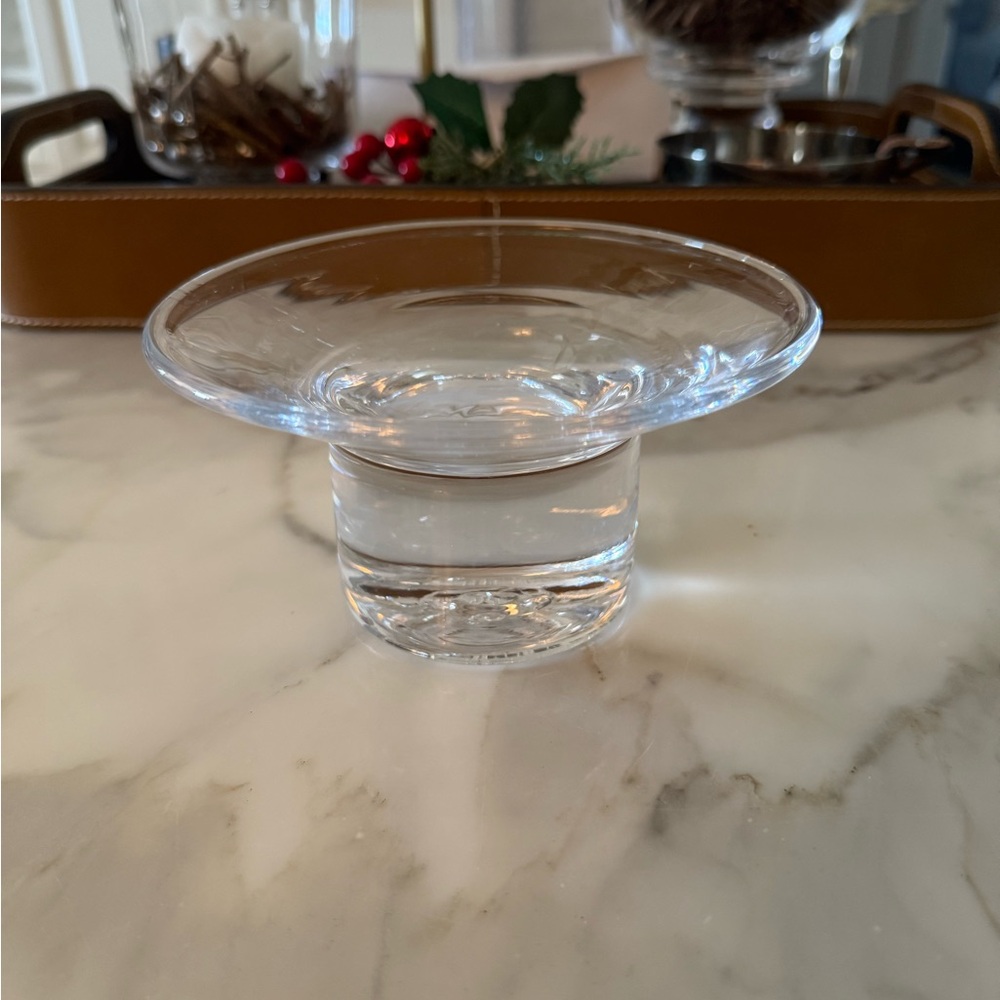 Elegant Simon Pearce candle holder. 6” diameter 3.25 Tall